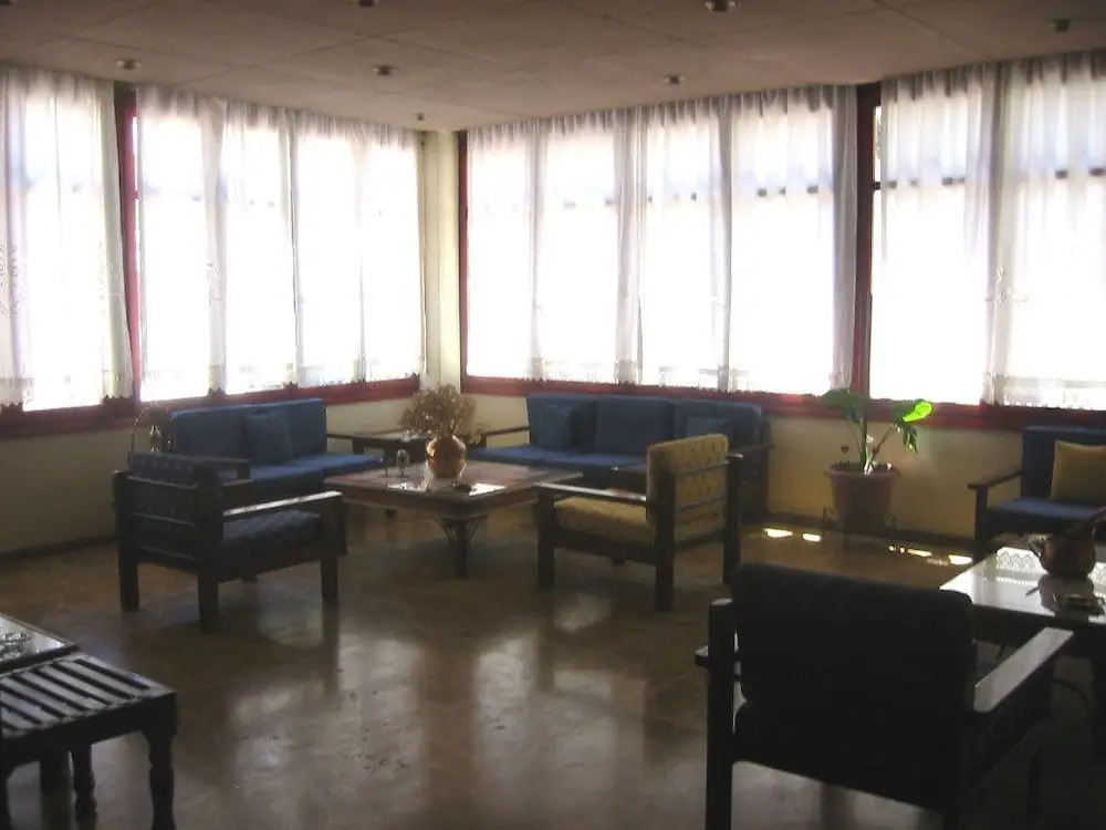 Hotel Avra