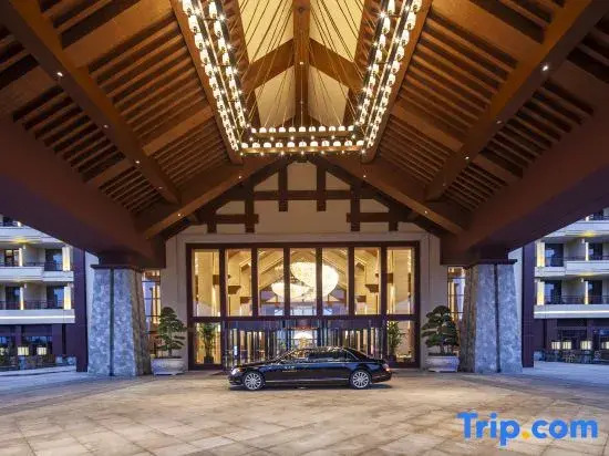 Sky Island Lake Resorts & Hotels