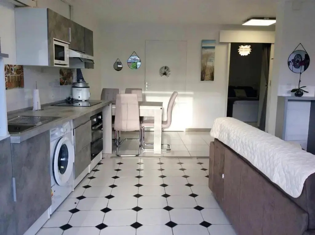 Maison d'une chambre avec vue sur la ville piscine partagee et jardin clos a Le Port