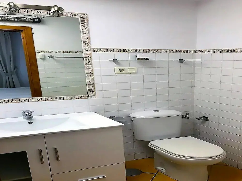 Dona Lola Micaela - fully equiped 1 bedroom ground floor beach front apartment with direct access to the beach of Calahonda CS155