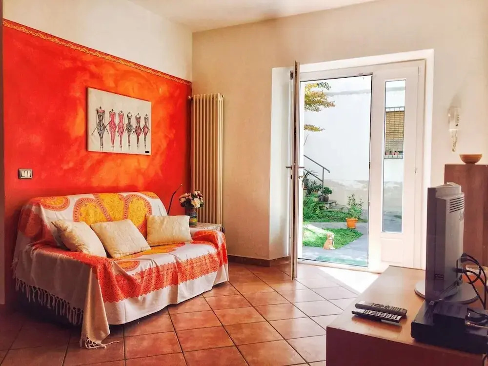 Arancio Apartment in the Centre of Verbania Intra