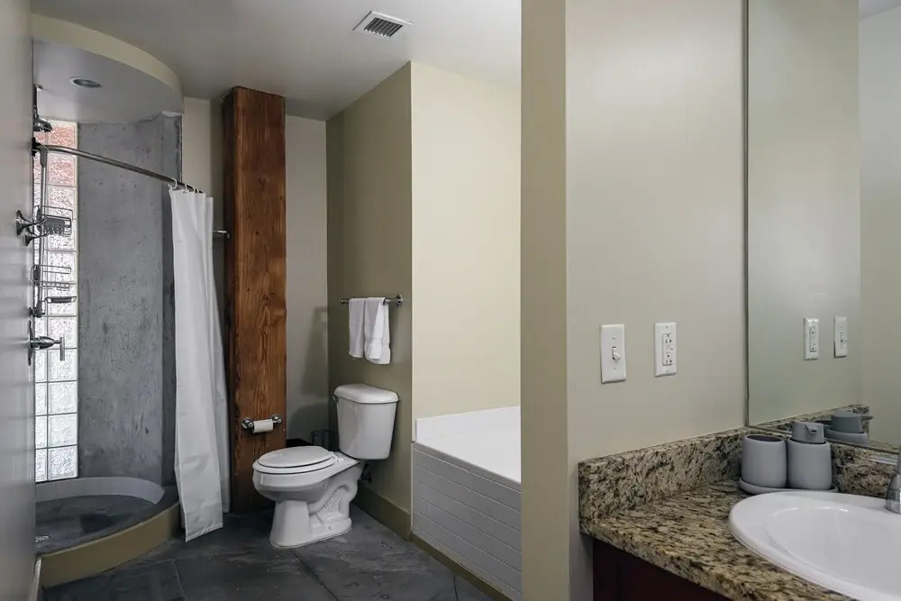 Bogen - Spacious DT Apts with Gym by Zencity