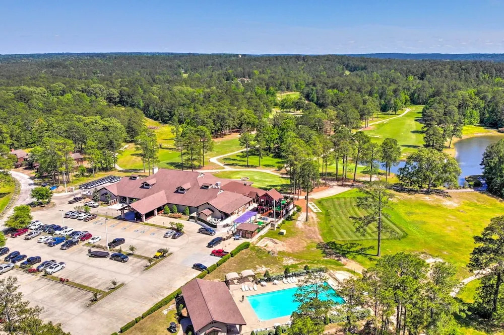 5 Mi to Lake! Home w/ Boat Parking & Pool Access