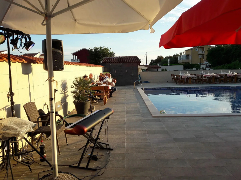 Aparthotel Plat