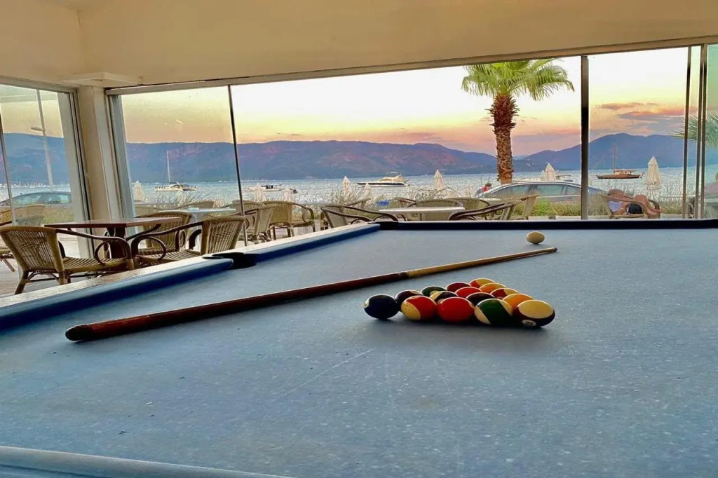 Caprice Beach Hotel