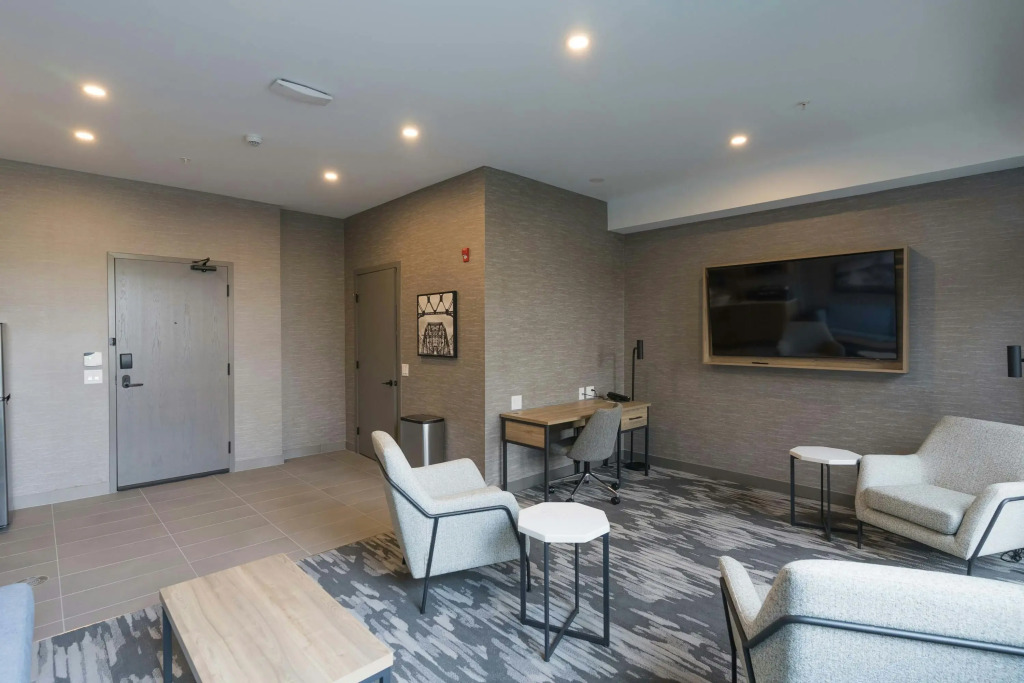 Sandman Signature Winnipeg Airport Hotel & Suites