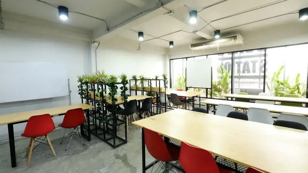 Seatz station Hostel Female only