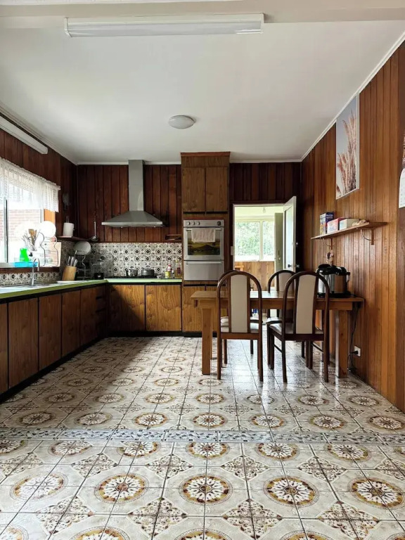 Charming 3 Bedroom Home Longer Stay Discount