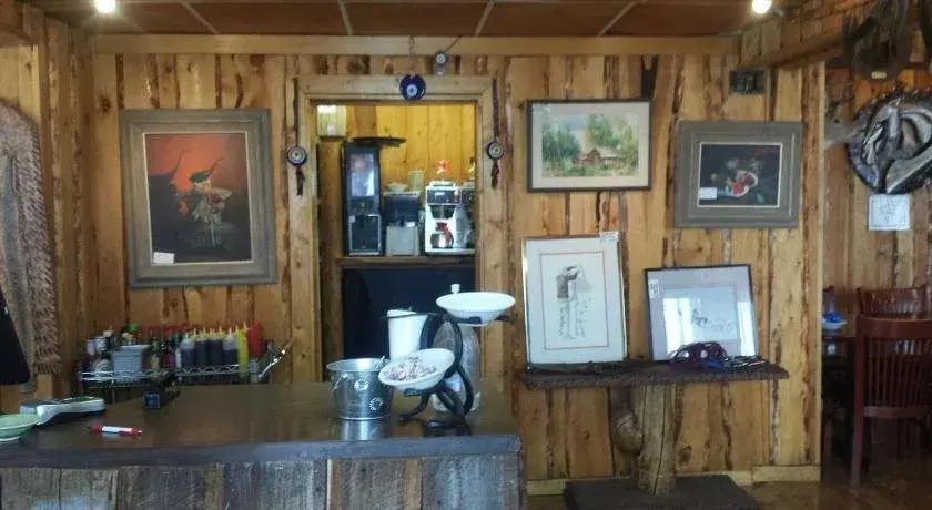 Frontier Lodge
