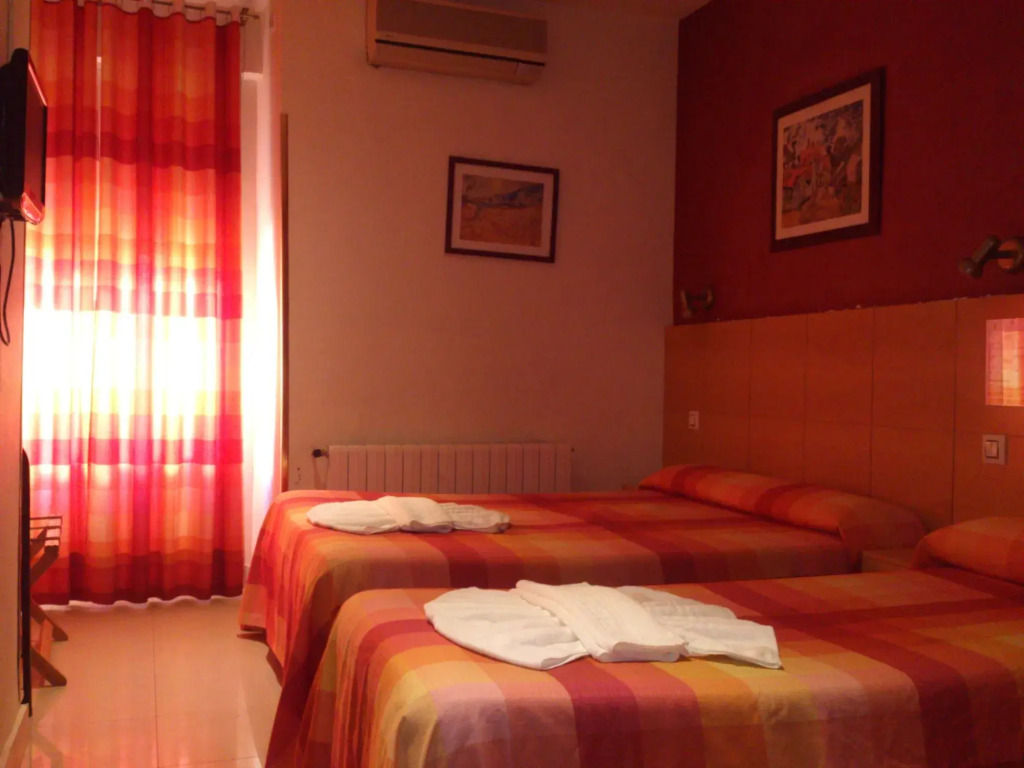 Hostal Inter Plaza Mayor AUTO CHECK IN
