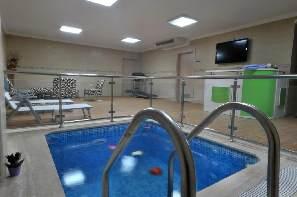Rhiss Hotel Bostanci
