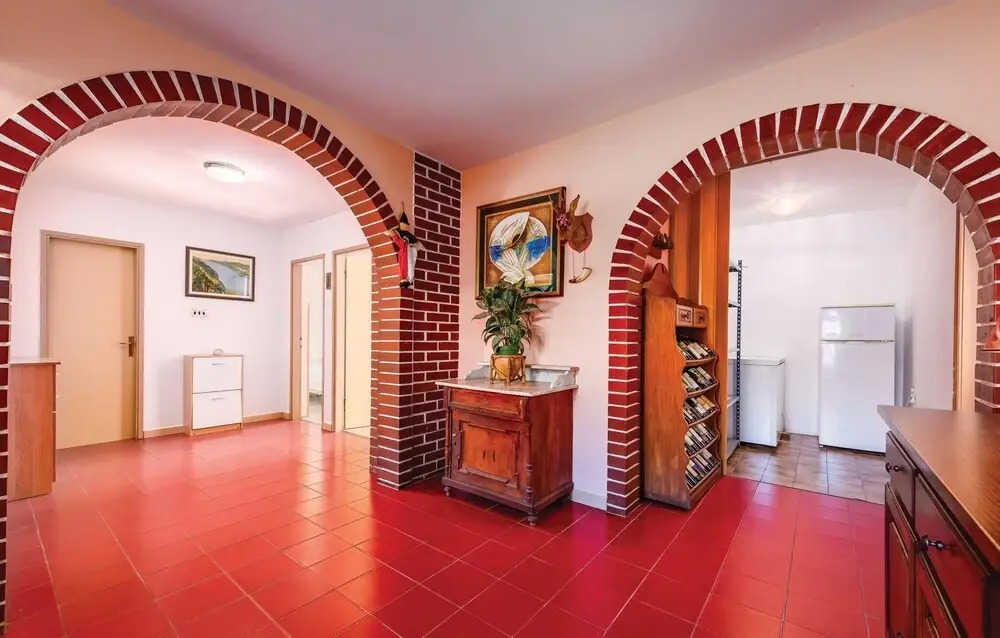 Stunning Home in Rovinj With Wifi and 5 Bedrooms