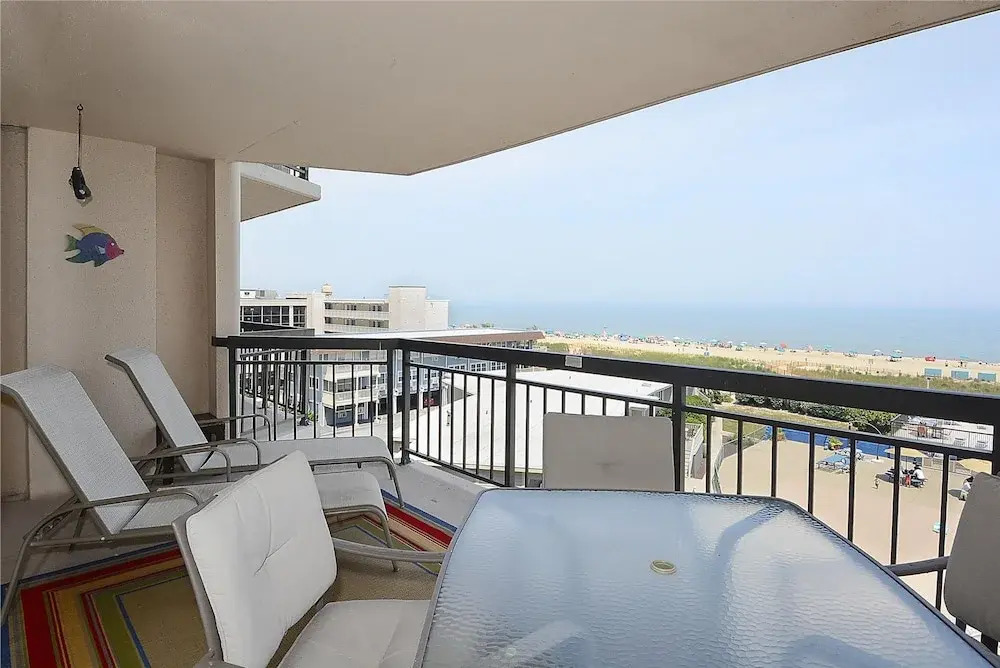 Beach Hollow 425 Lekites Ave by Long & Foster