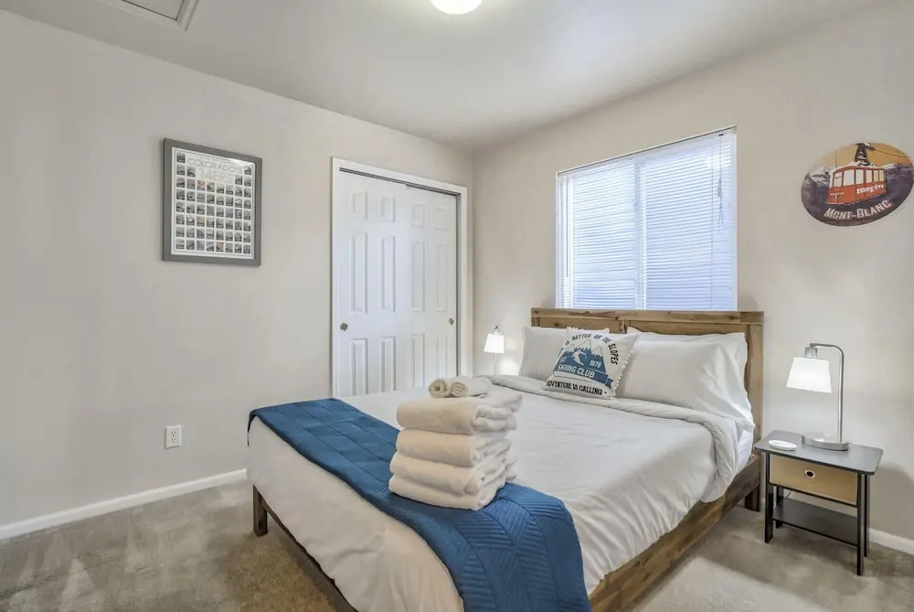 3BD Quiet Suburbs Restaurants & Parks