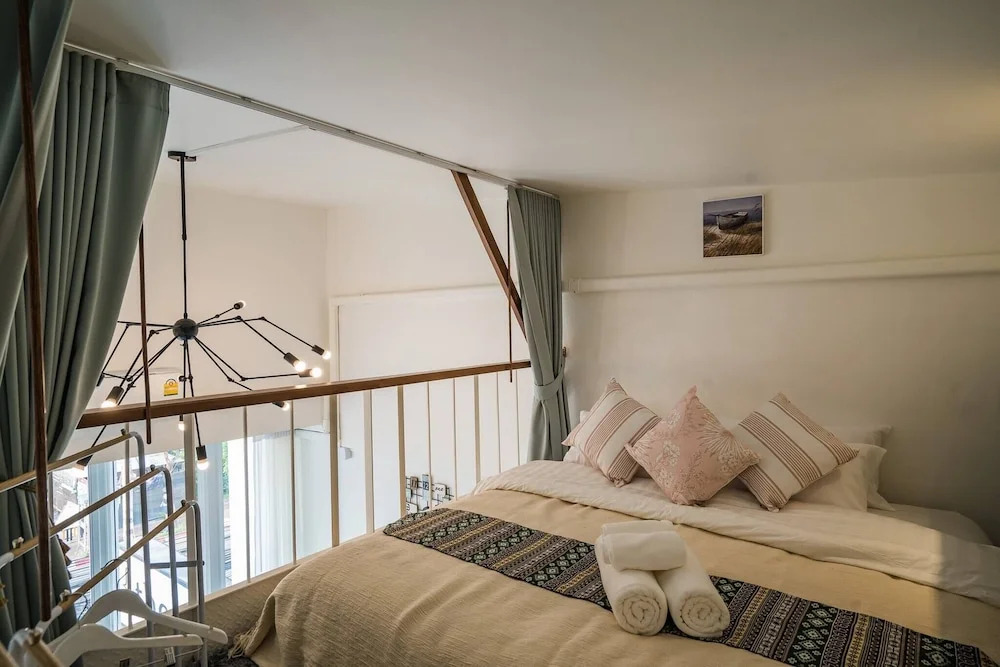 Contemporary Loft in the Heart of Chiang Mai - 5 Mins From Nimman
