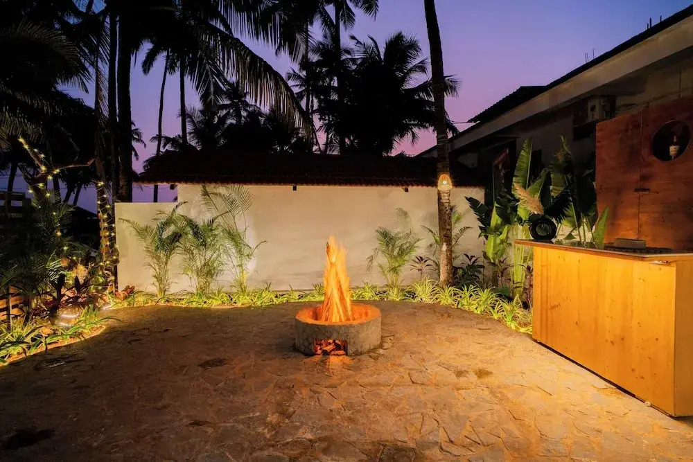 ELIVAAS Signature House of Neptune 1 bhk Boutique Hut on the Beach