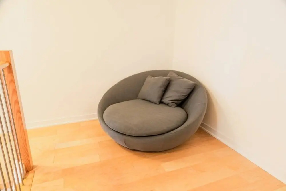 Spacious Family Condo In Swansea, Toronto