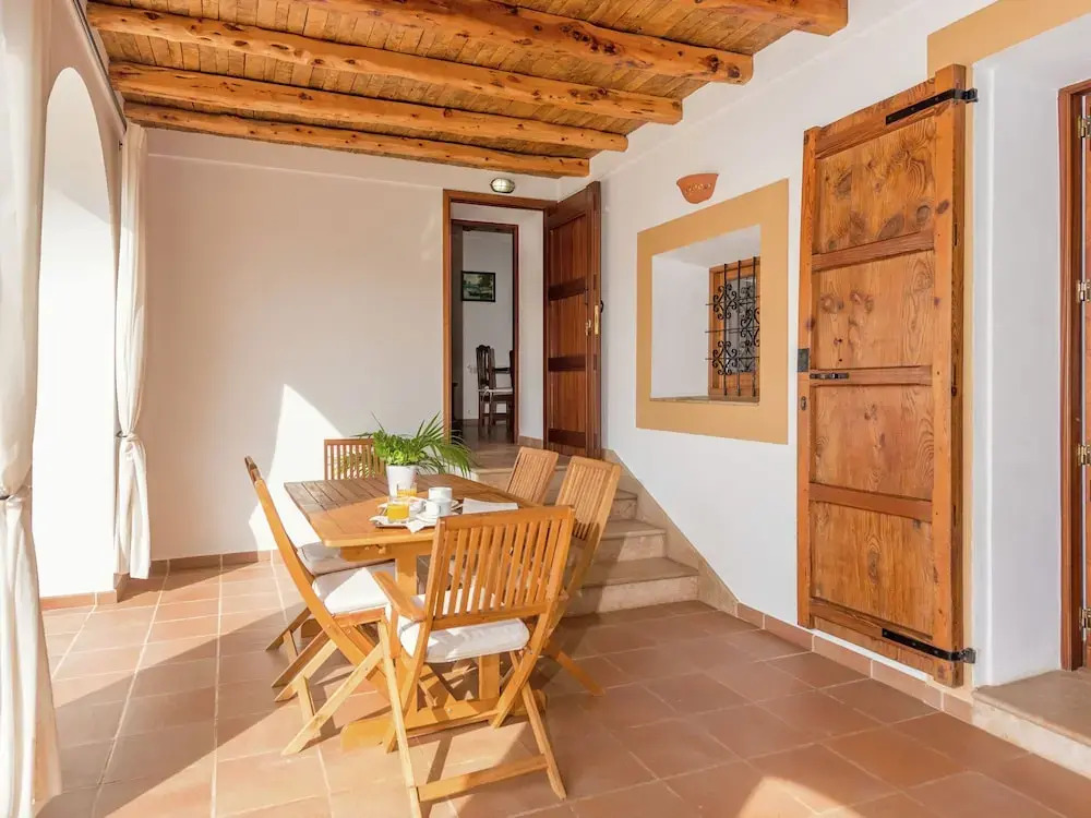 Authentic Finca with Swimming Pool & Hot Tub near Beach