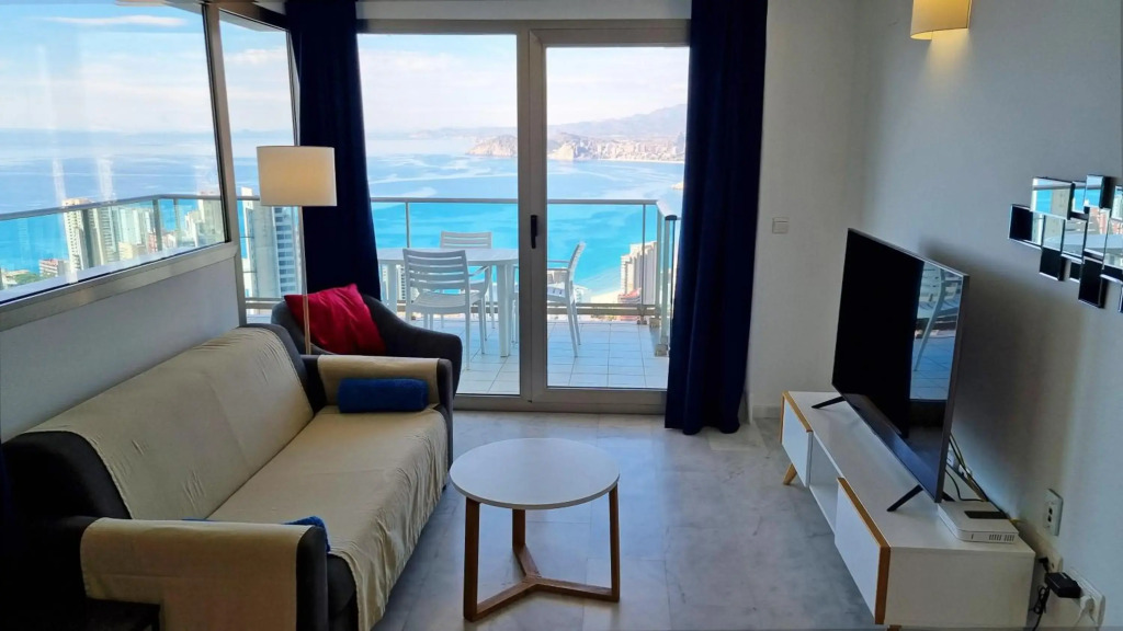 Two bedroom apartment with sea views - Floor 33