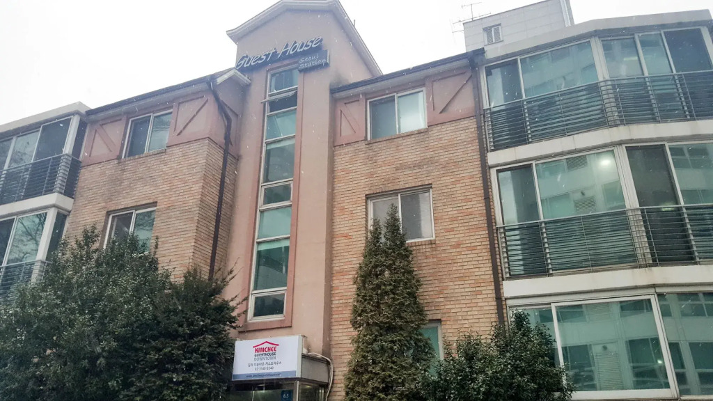 Kimchee Downtown Guesthouse - Hostel