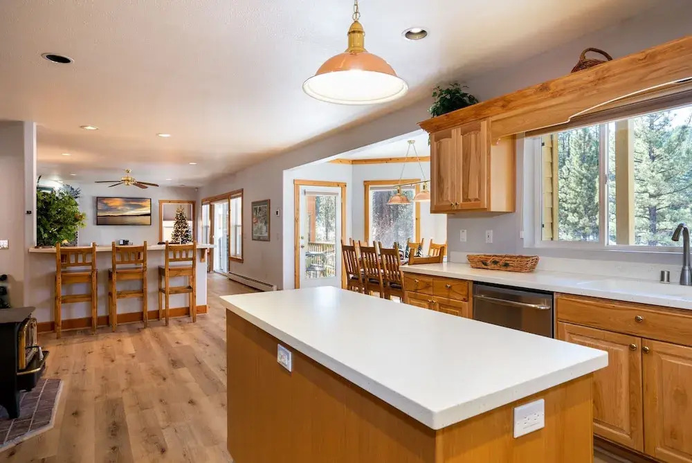 Skidder Trail Family Lodge 4 Bedroom Home by RedAwning