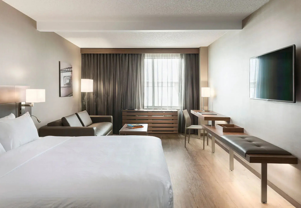 AC Hotel by Marriott Cincinnati at The Banks