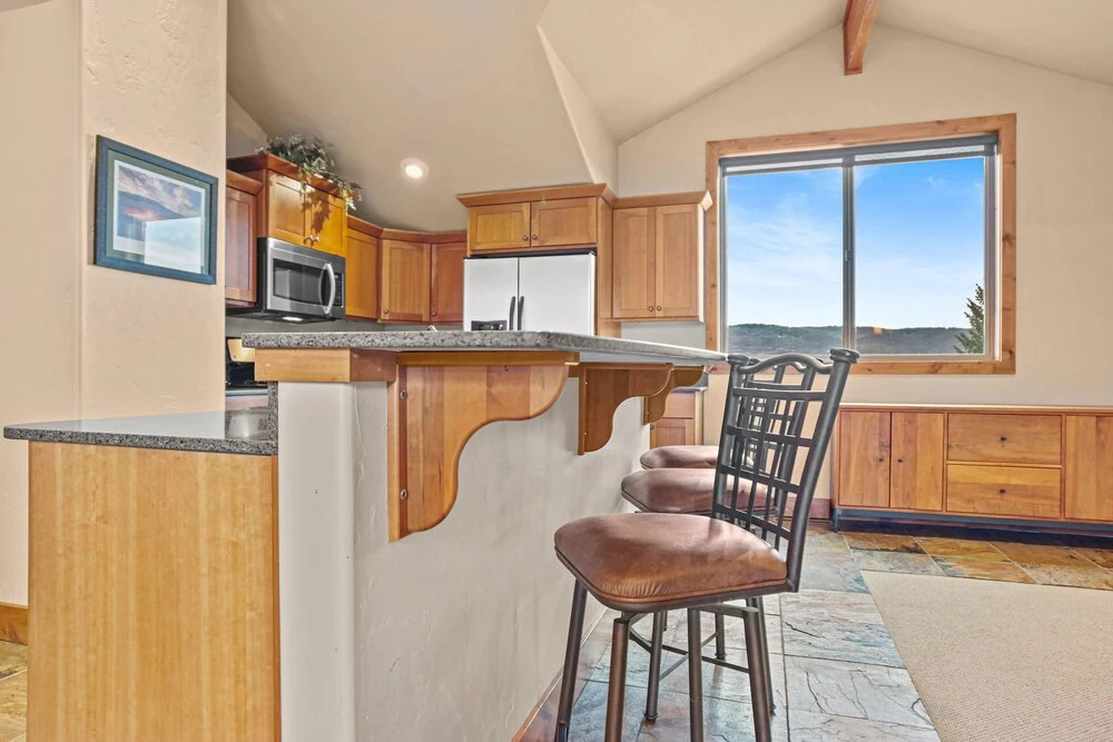 Scenic Mountain Escape With Entertainment Haven 5 Bedroom Home