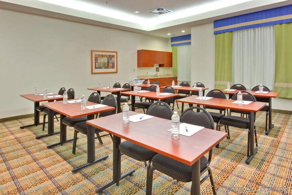 Holiday Inn Express Hotel & Suites-Edmonton South by IHG