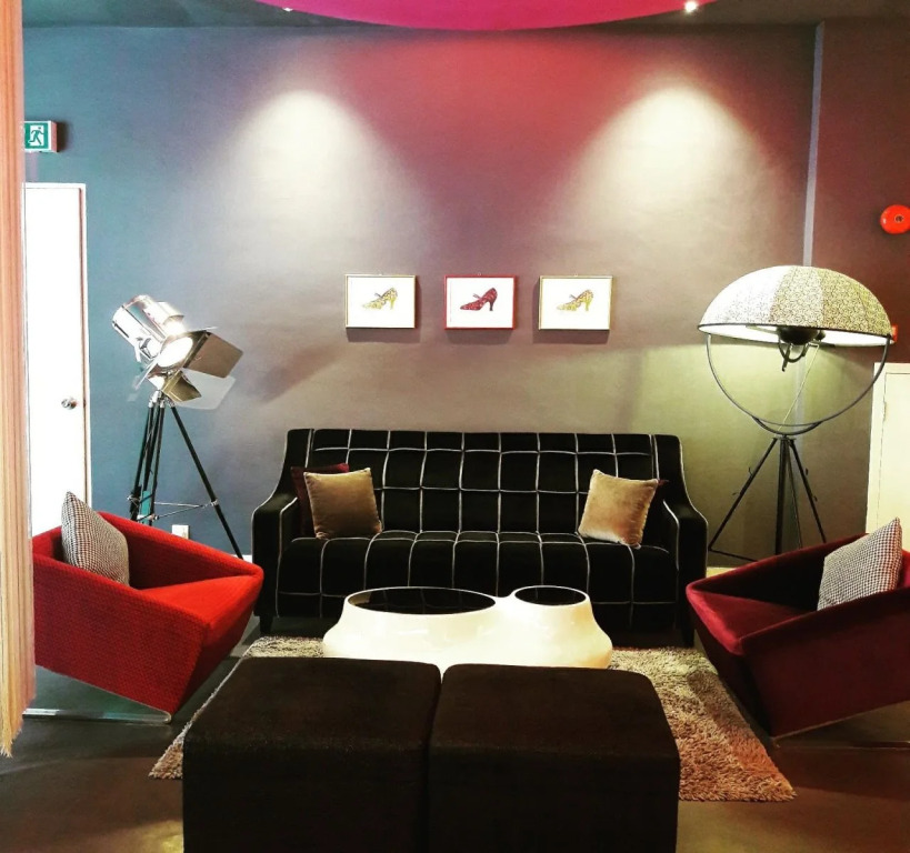 J Hotel