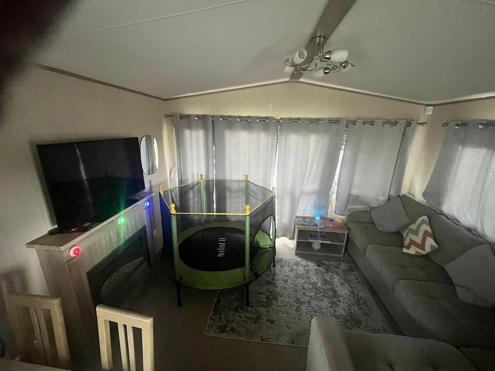 Immaculate Sen Friendly 3-bed Caravan in Porthcawl
