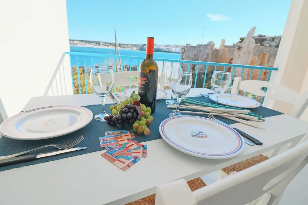 Casa Lucrezia Unique Sea View and Relaxation Near the Historic Centre