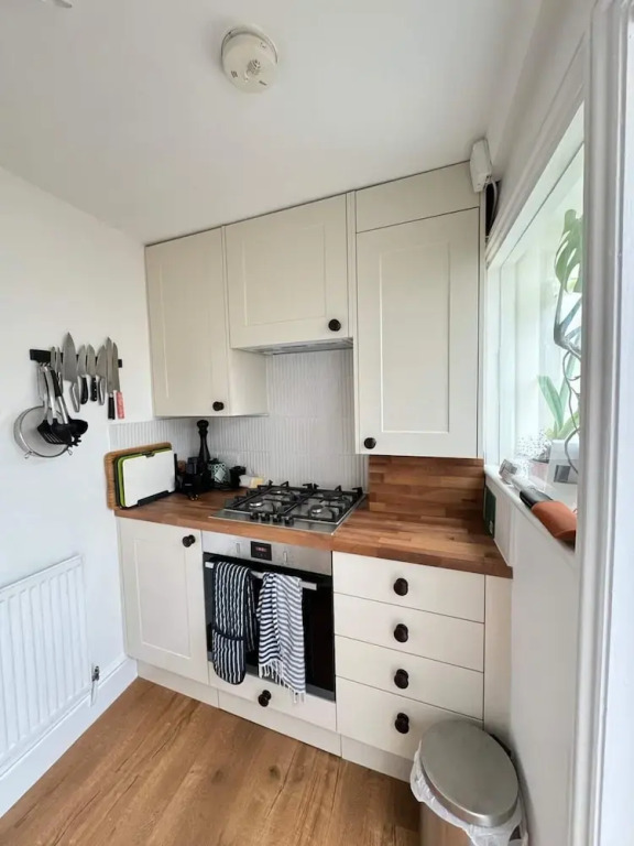 Homely Flat W/terrace, 3 Mins to Battersea Park