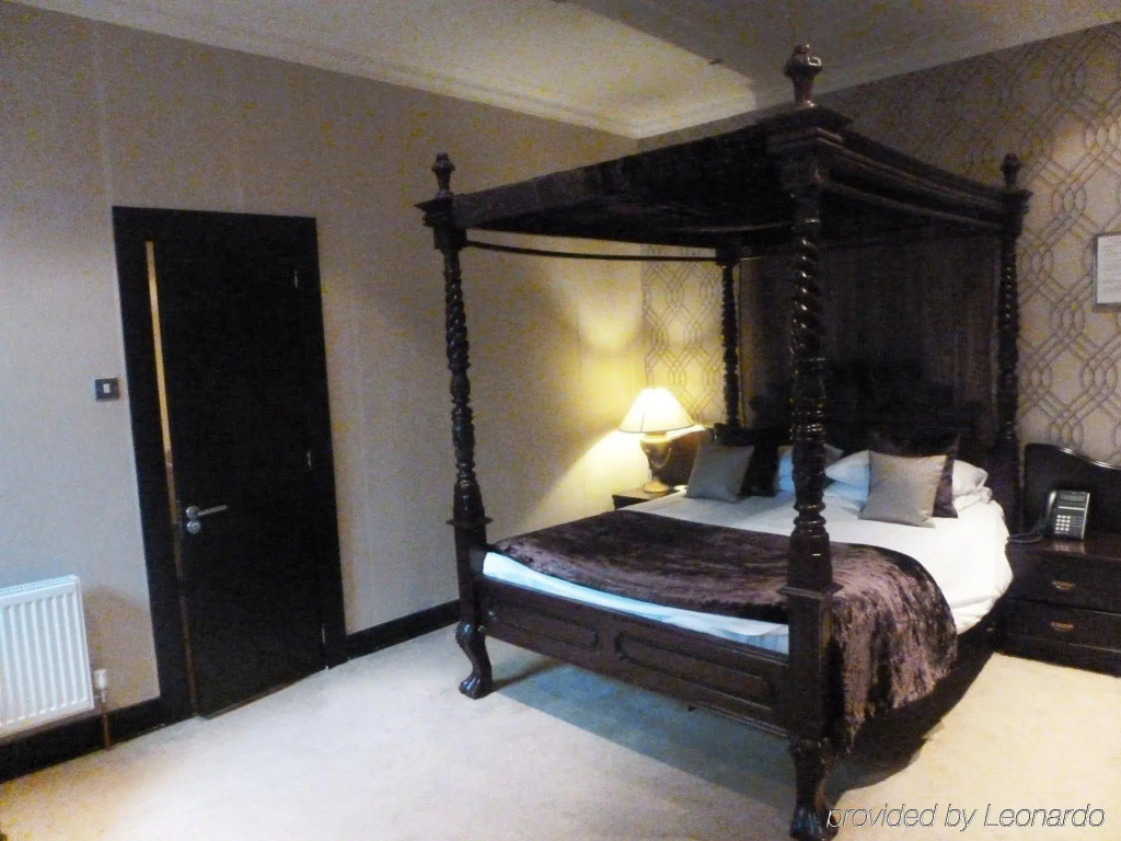The Popinjay Hotel