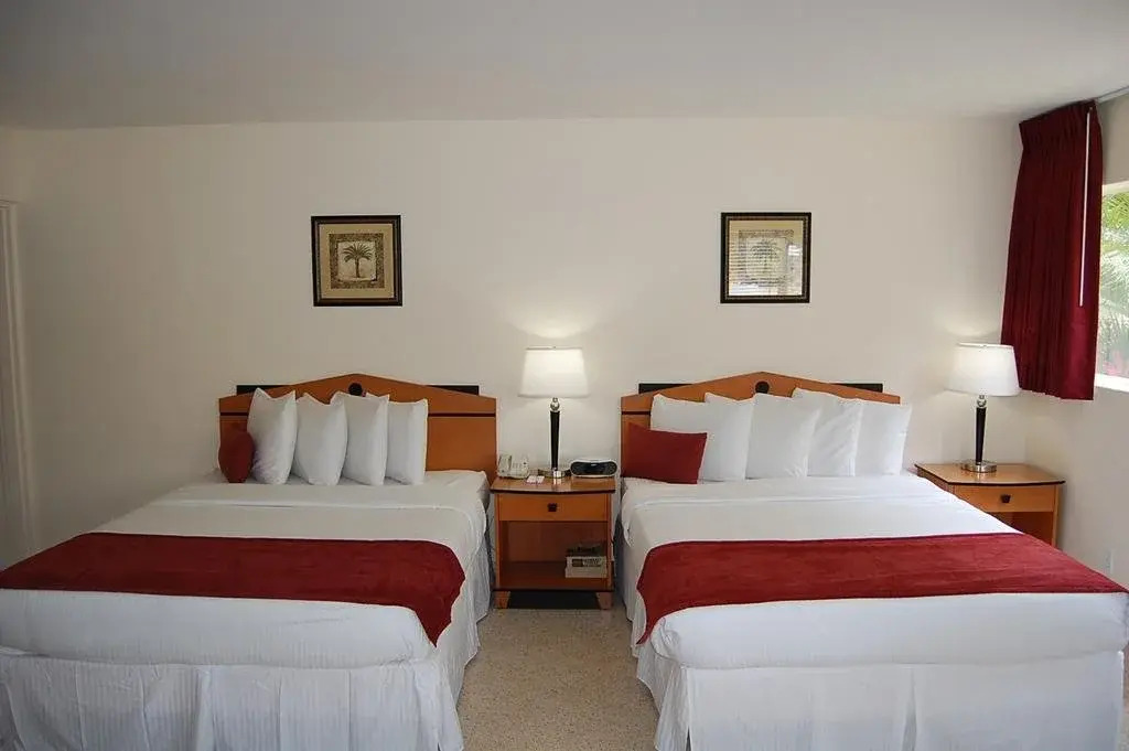 Alcazar Resort- Gay Mens Resort