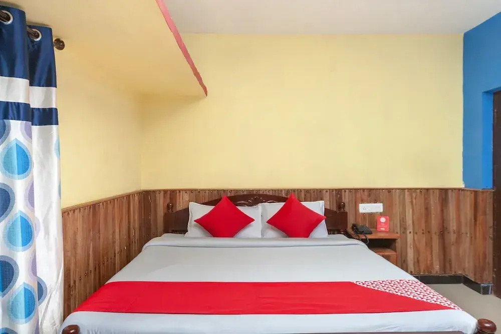 OYO 18694 Limra Residency