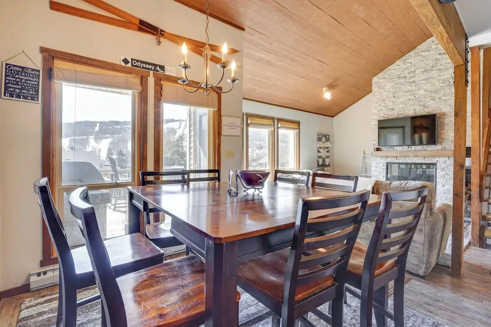 Charming Townhome - Walk to Greek Peak Mountain!