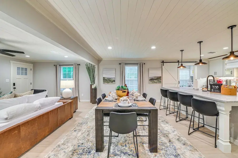 3 Mi to Lake Ray Roberts: Luxe Pilot Point Home