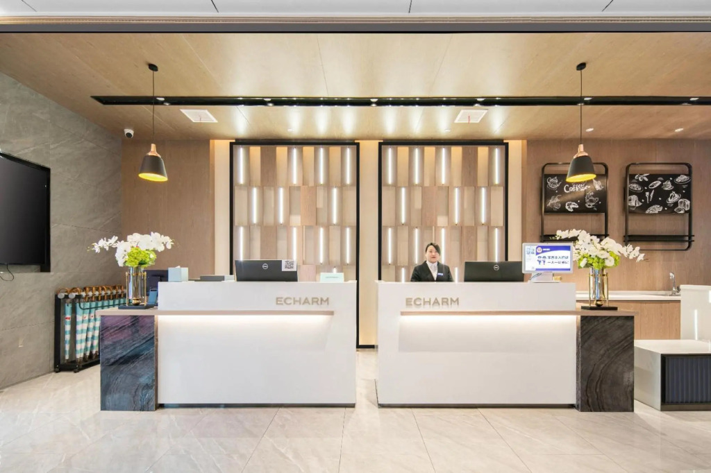 Echarm Hotel (Jingzhou Honghu Long Street)