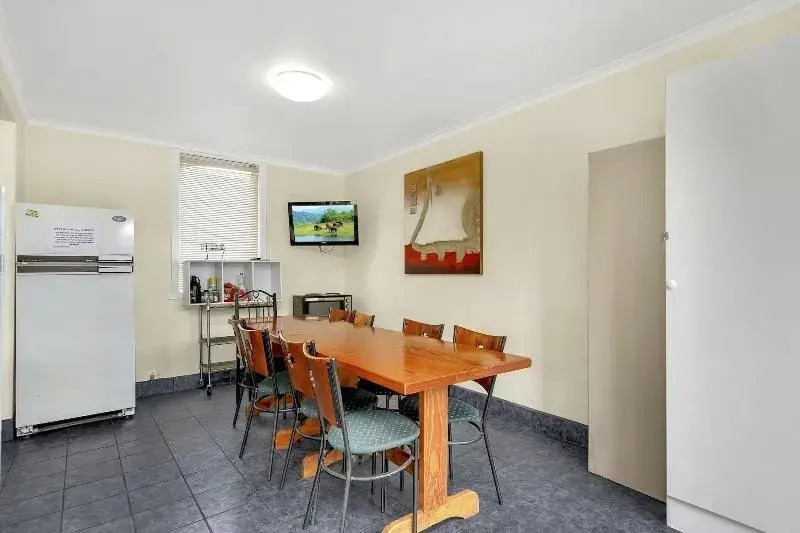 Newport Home Stay and Lodge