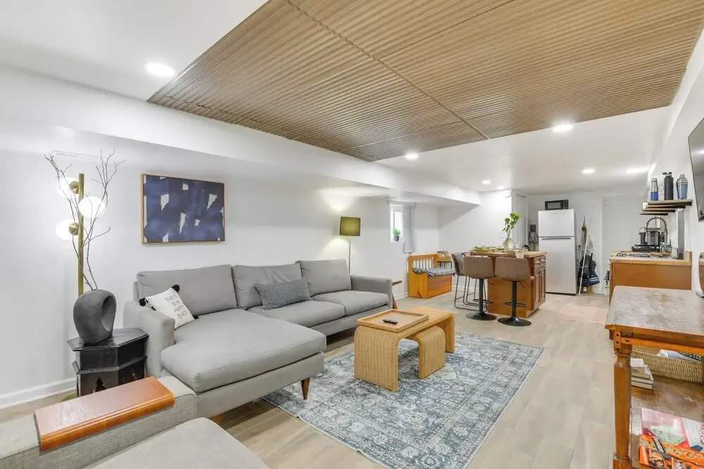 2 Mi to Logan Square: Pet-friendly Urban Oasis!