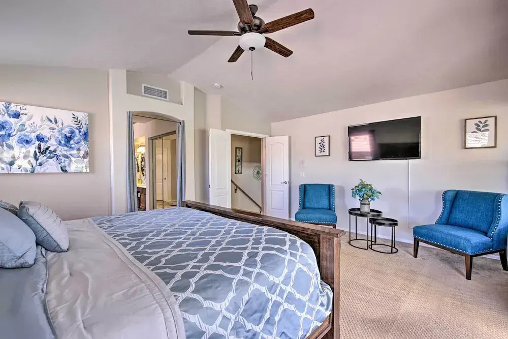 Boat Dock, Game Room! Lakefront Glendale Getaway