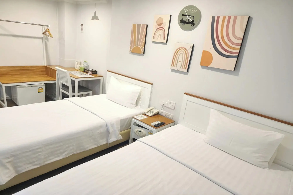 J PLACE HOTEL