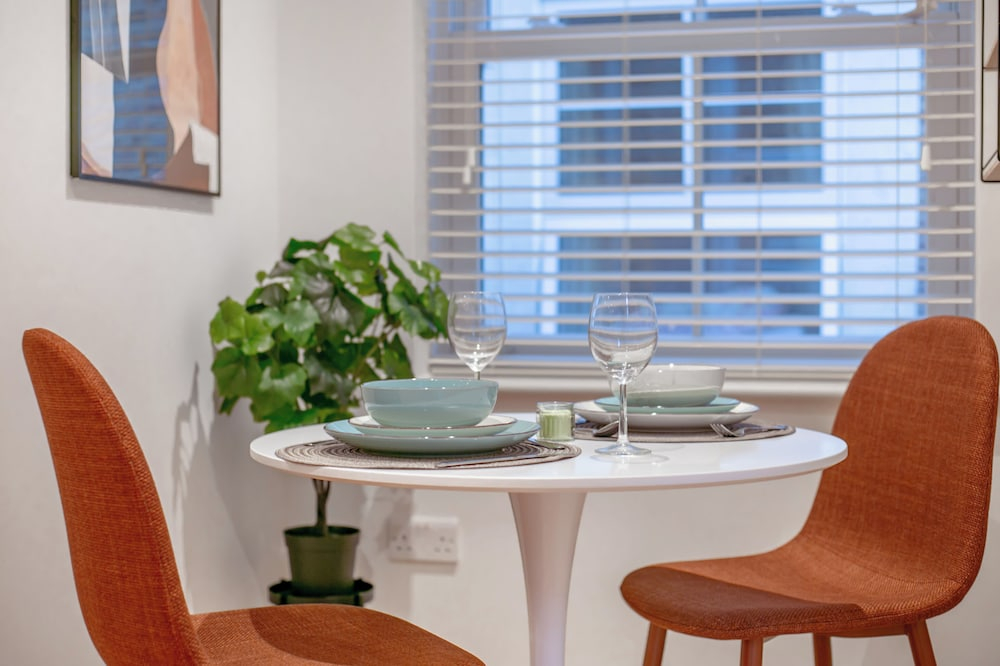 Lindenstone Apartments