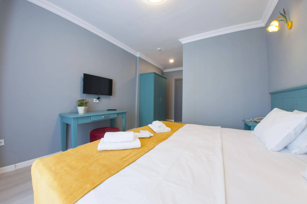 Room Room Motel