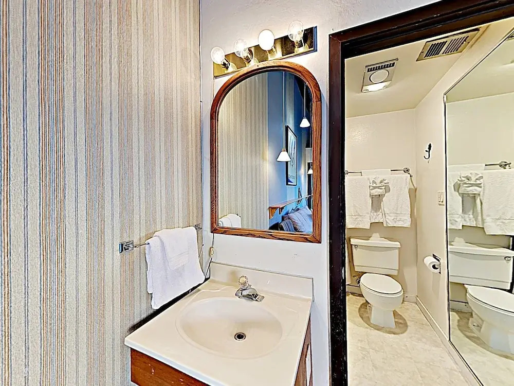 New Listing! Mountain-View Townhome w/ Hot Tub townhouse
