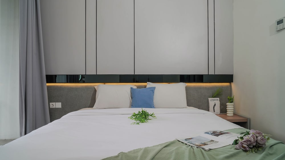 Urban Grey 1Br At Sudirman Suites Apartment