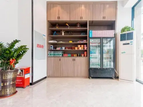 7Days Premium Zhongshan Tanzhou Town Market Central Branch