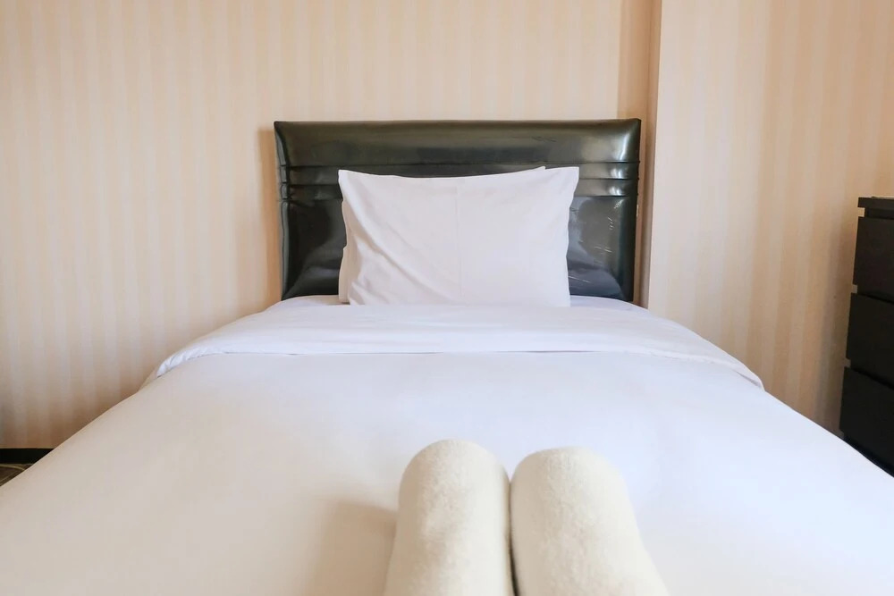 Homey And Cozy Studio Room At Suites @Metro Apartment