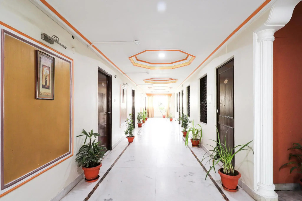 OYO 39911 Hotel Mangalam