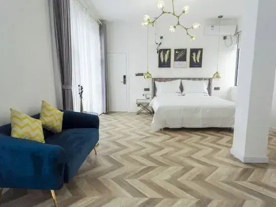 Mubai Light Luxury Hostel